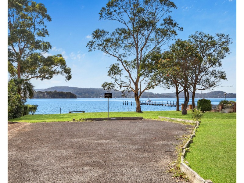 1/15 Kurrawa Avenue, Point Clare NSW 2250
