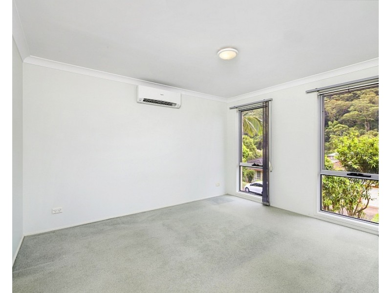 11 Wixstead Close, Point Clare NSW 2250