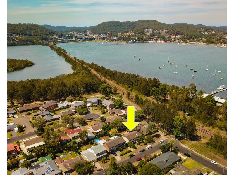 15 Welwyn Grove, Point Clare NSW 2250