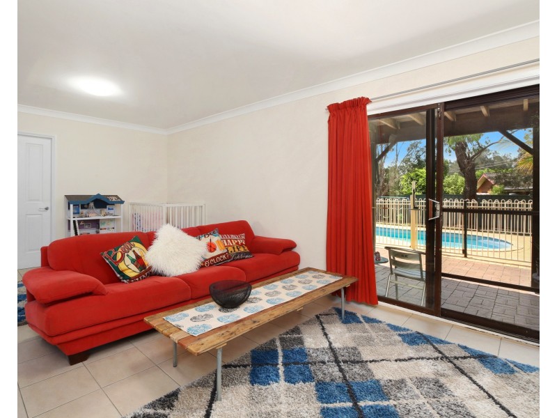 15 Welwyn Grove, Point Clare NSW 2250