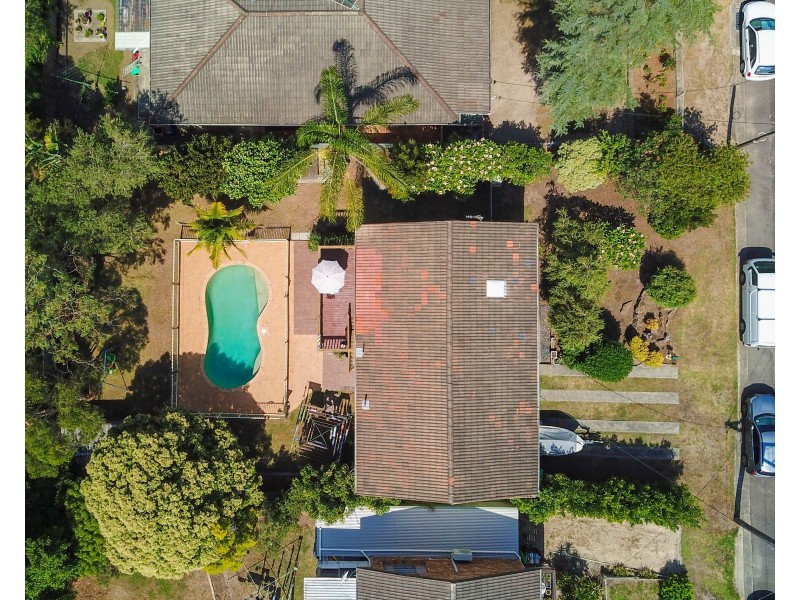 15 Welwyn Grove, Point Clare NSW 2250