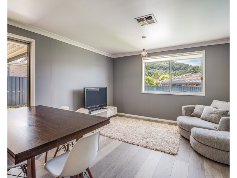 29 Manooka Road, Point Clare NSW 2250