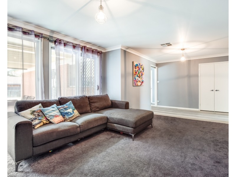 29 Manooka Road, Point Clare NSW 2250