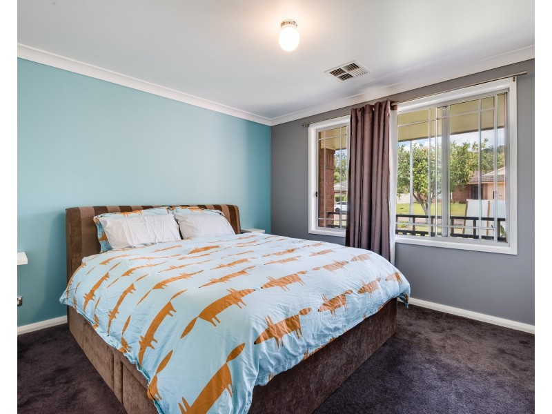 29 Manooka Road, Point Clare NSW 2250