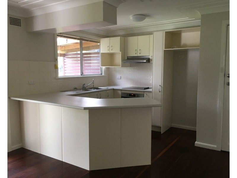 204 Brisbane Water Drive, Point Clare NSW 2250