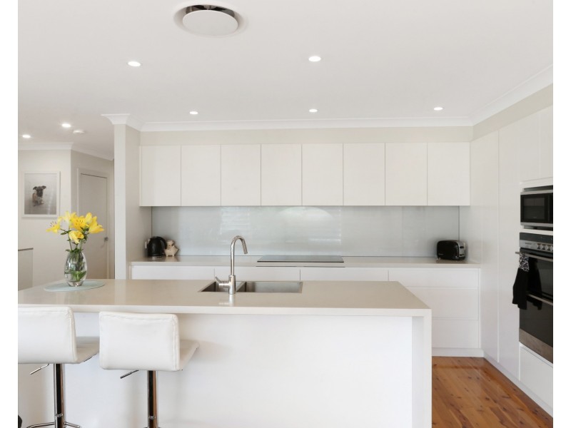 16 Lakewood Avenue, Green Point NSW 2251