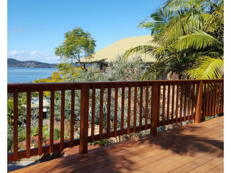 5 Hughes Street, Point Clare NSW 2250