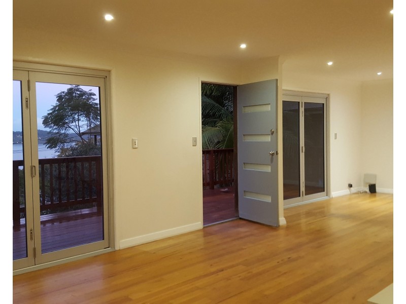 5 Hughes Street, Point Clare NSW 2250