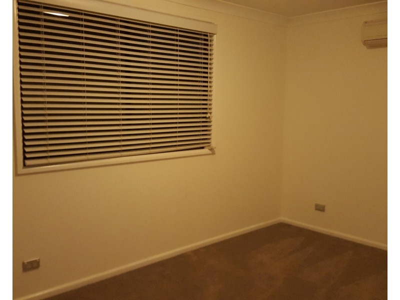 5 Hughes Street, Point Clare NSW 2250