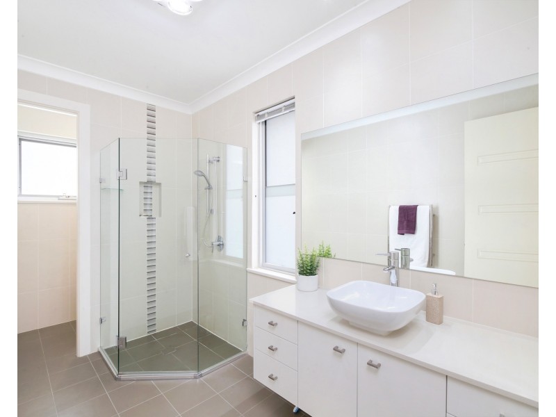 25 Coogee Road, Point Clare NSW 2250