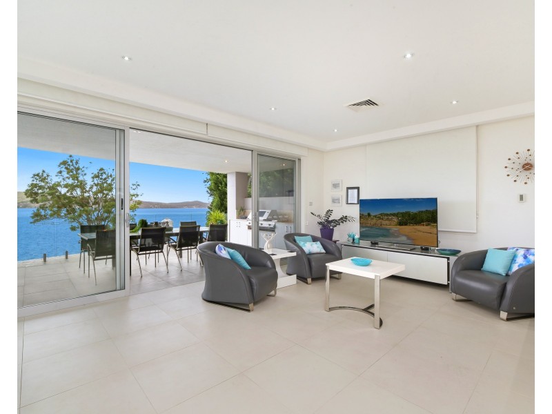 25 Coogee Road, Point Clare NSW 2250