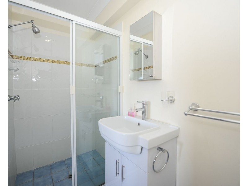 21b Penang Street, Point Clare NSW 2250