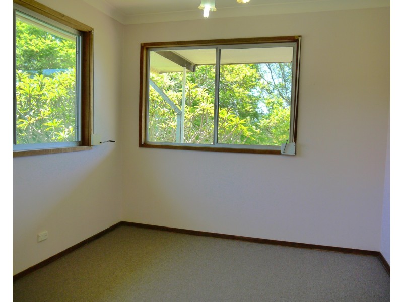 16 Margaret Street, Point Clare NSW 2250