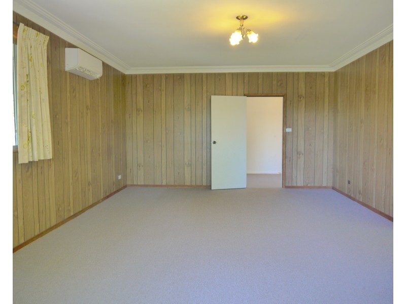 16 Margaret Street, Point Clare NSW 2250