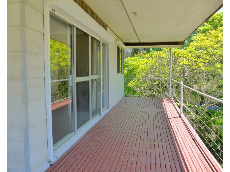 16 Margaret Street, Point Clare NSW 2250