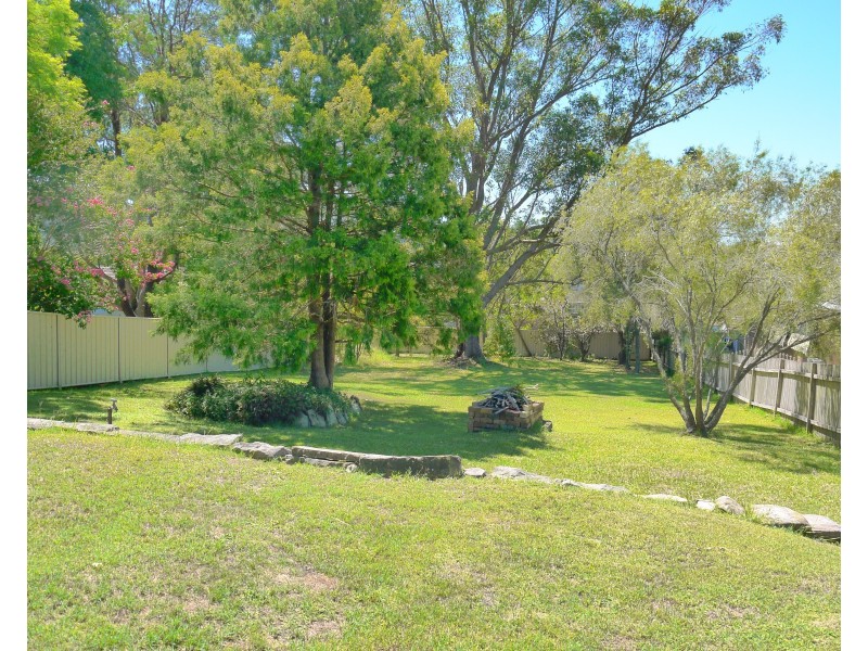 16 Margaret Street, Point Clare NSW 2250