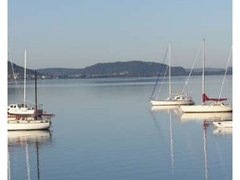 16 Margaret Street, Point Clare NSW 2250