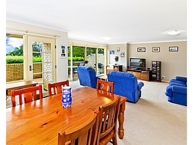 2/92 John Whiteway Drive, Gosford NSW 2250