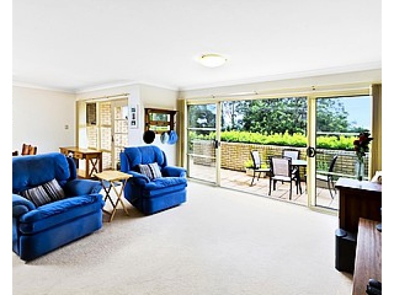 2/92 John Whiteway Drive, Gosford NSW 2250