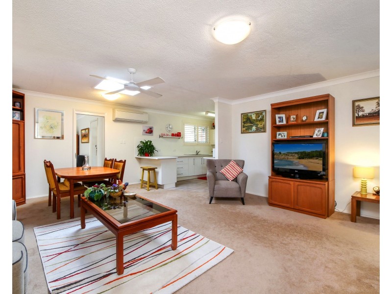 32 Golden Avenue, Point Clare NSW 2250