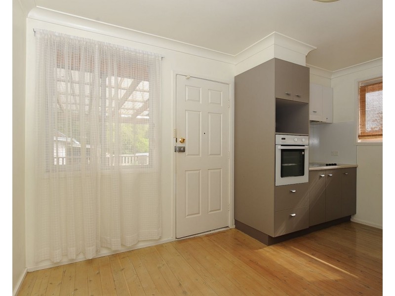 12 Matthews Parade, Point Clare NSW 2250