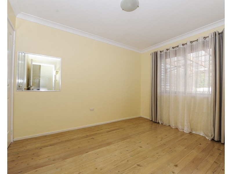 12 Matthews Parade, Point Clare NSW 2250
