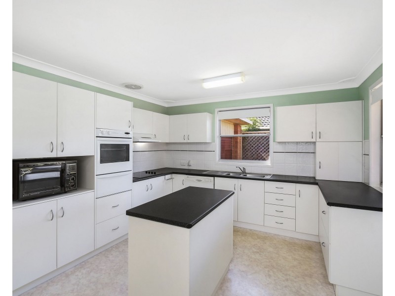 7 Wendy Drive, Point Clare NSW 2250