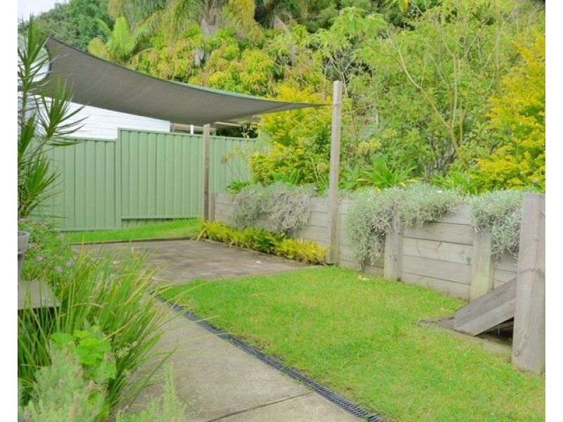 25 Nioka Avenue, Point Clare NSW 2250