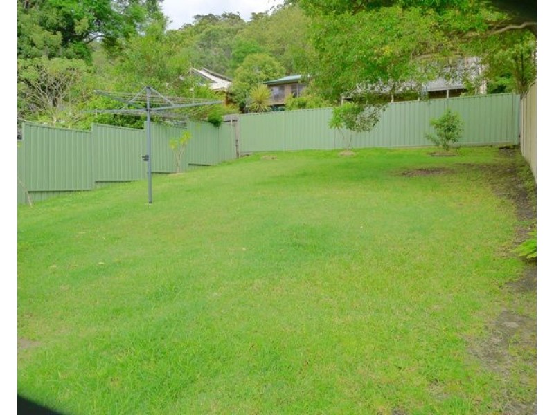 25 Nioka Avenue, Point Clare NSW 2250