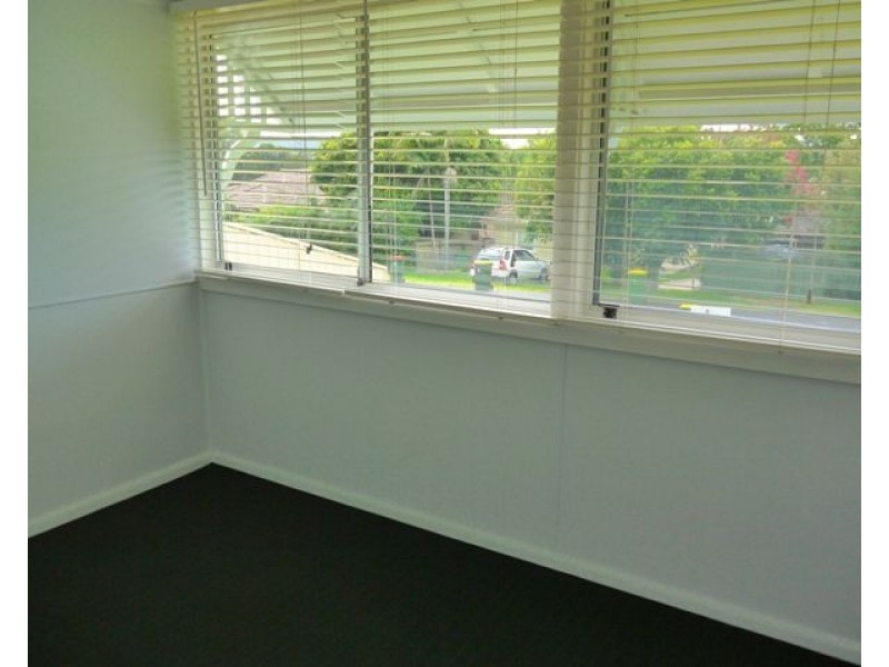 25 Nioka Avenue, Point Clare NSW 2250