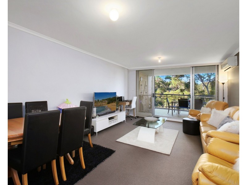 333/80 John Whiteway Drive, Gosford NSW 2250
