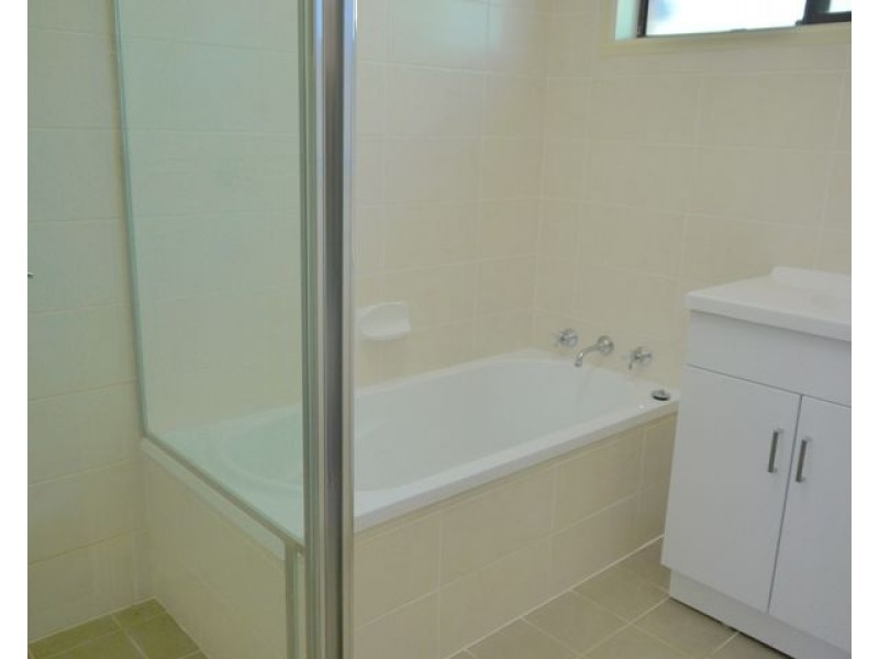 33 Henry Kendall Street, West Gosford NSW 2250