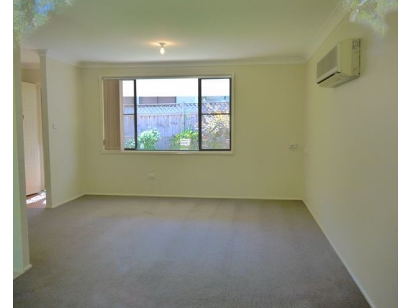 33 Henry Kendall Street, West Gosford NSW 2250