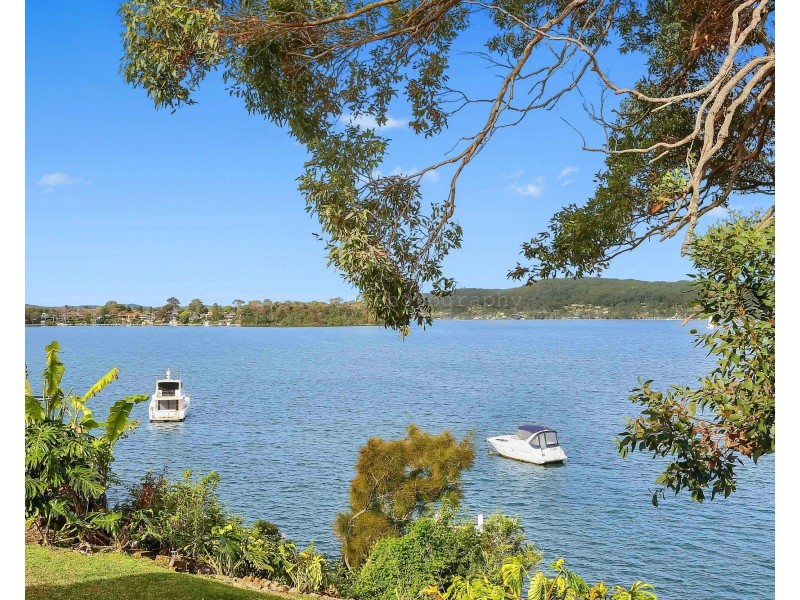 3 Coogee Road, Point Clare NSW 2250