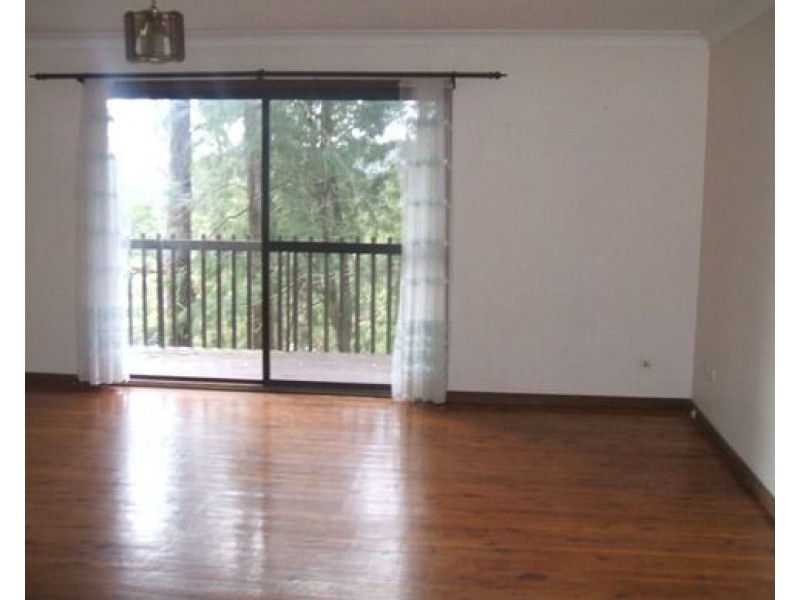 8 Coral Tree Place, Point Clare NSW 2250