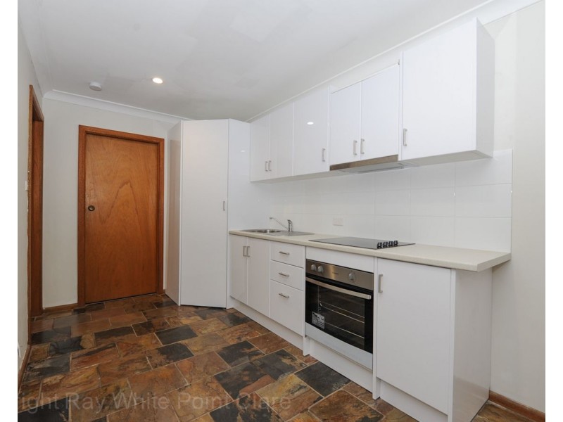 8a Jindalee Avenue, Point Clare NSW 2250