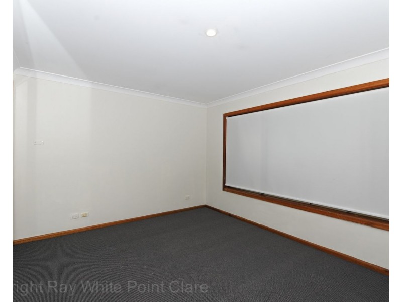 8a Jindalee Avenue, Point Clare NSW 2250