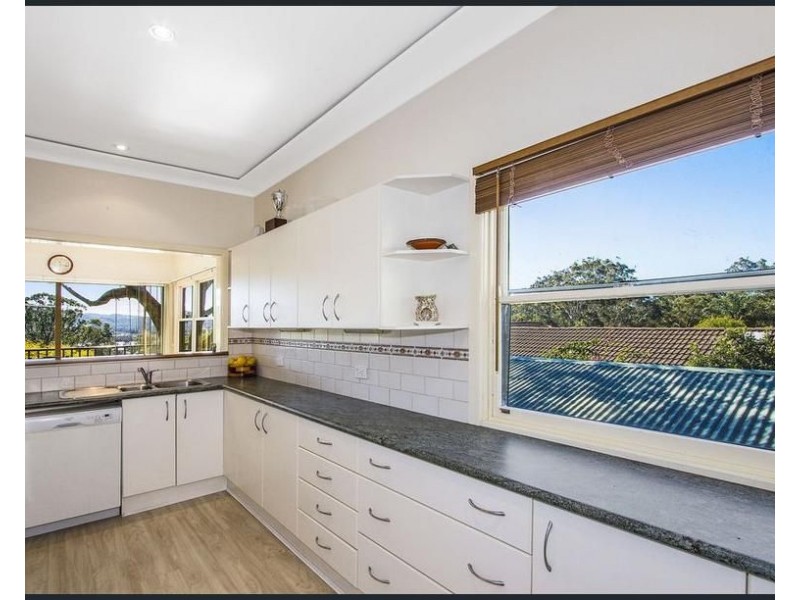 13 Margaret Street, Point Clare NSW 2250