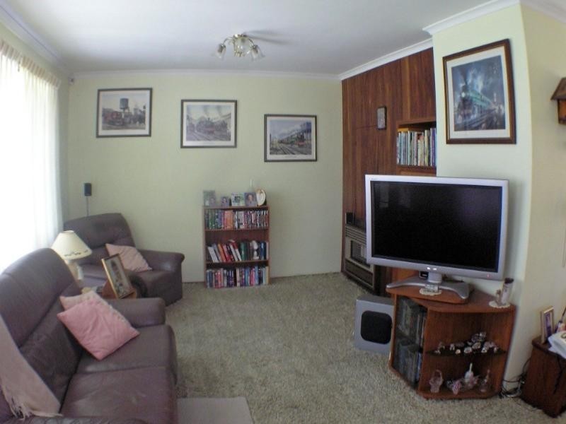 9 Spinnaker Avenue, Tascott NSW 2250