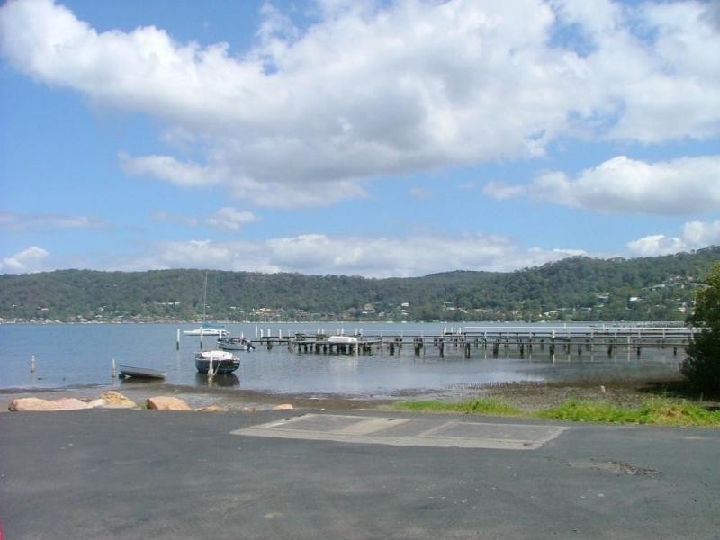 14 Noonan Point Avenue, Point Clare NSW 2250