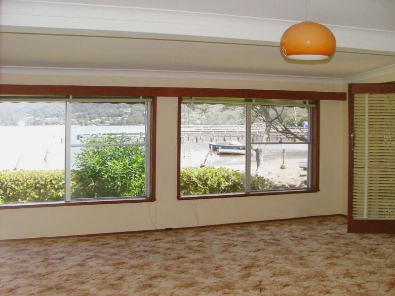 14 Noonan Point Avenue, Point Clare NSW 2250