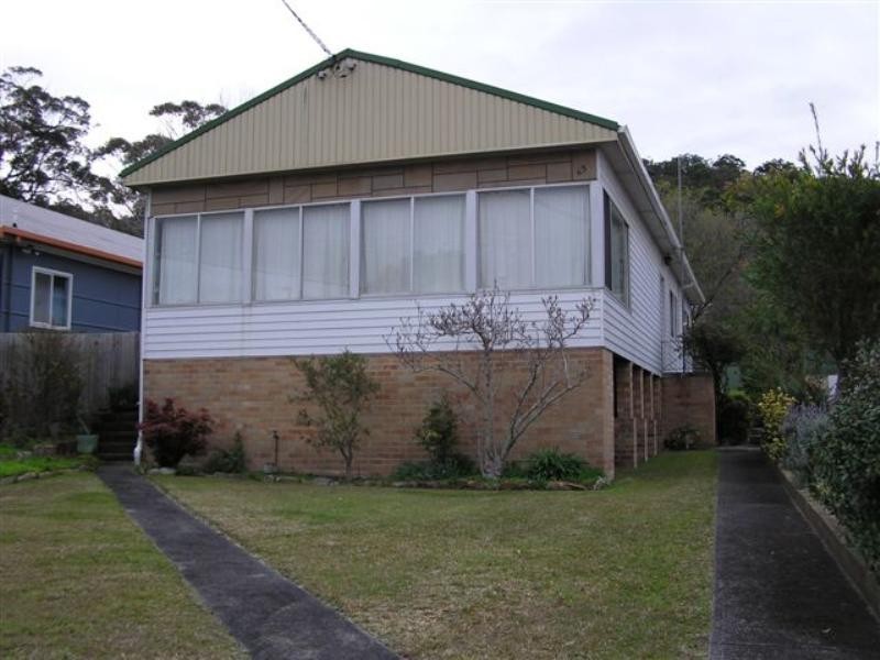 65 Brisbane Water Drive, Point Clare NSW 2250
