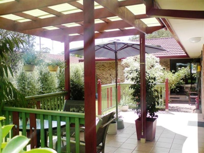 10 Robson Close, Point Clare NSW 2250