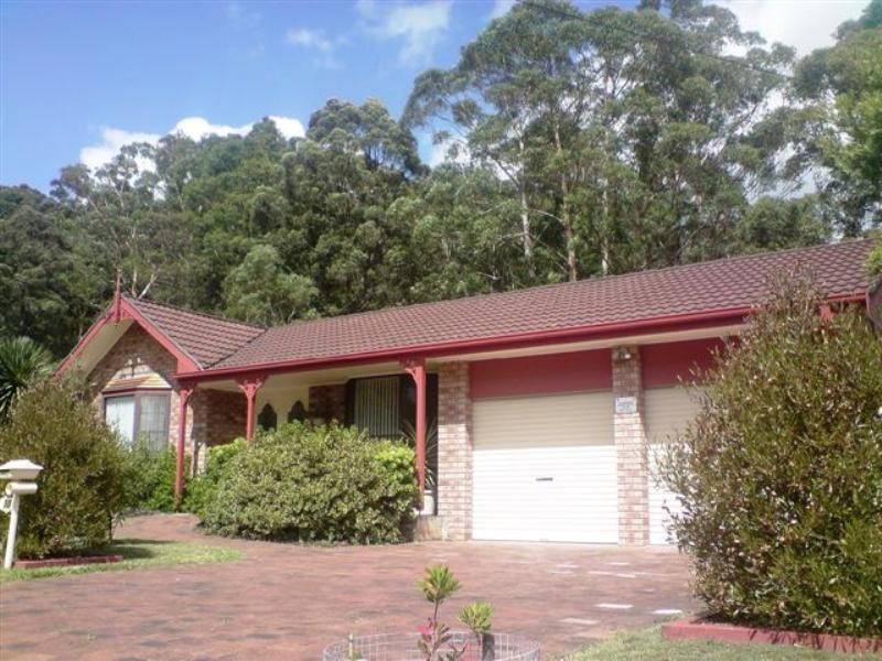 10 Robson Close, Point Clare NSW 2250
