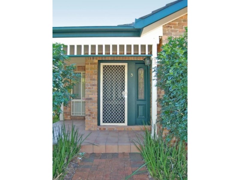 3/11 Broadwater Street, Point Clare NSW 2250