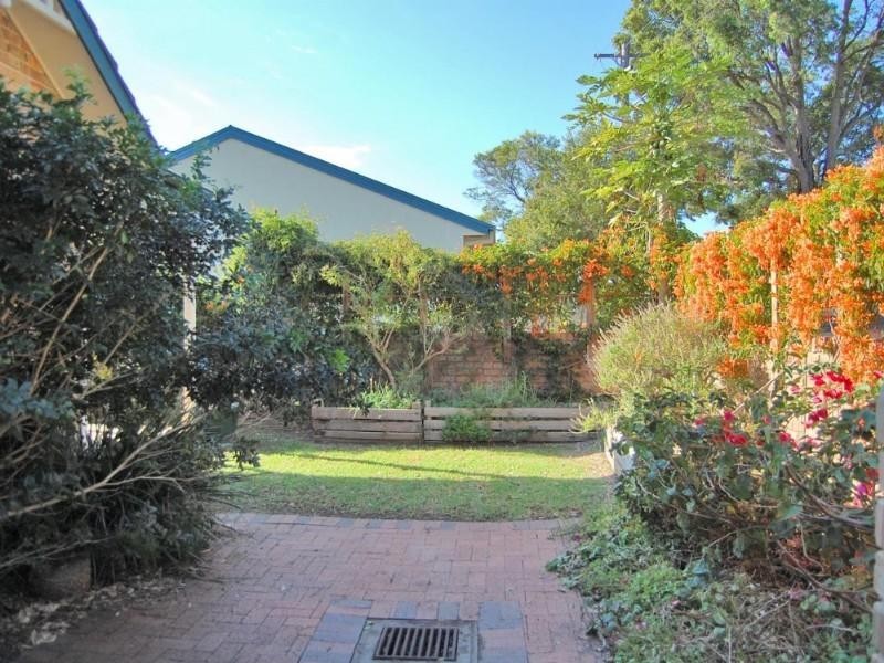 3/11 Broadwater Street, Point Clare NSW 2250