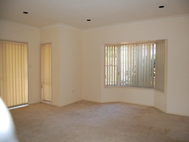 3/11 Broadwater Street, Point Clare NSW 2250