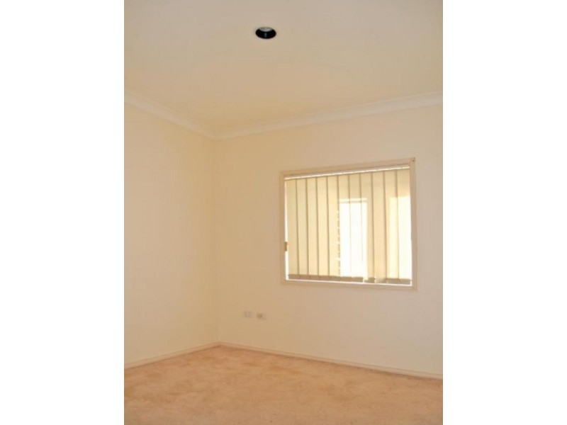 3/11 Broadwater Street, Point Clare NSW 2250