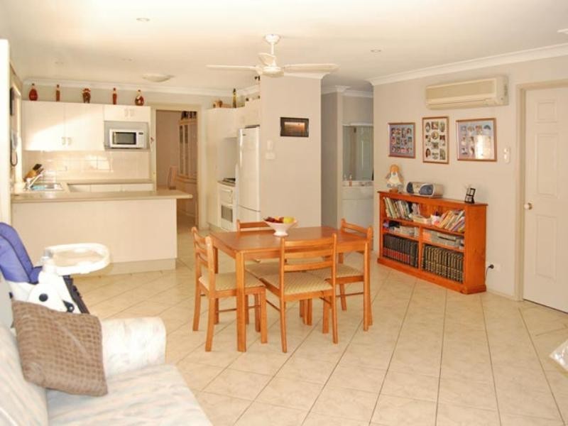 6 Singleton Road, Point Clare NSW 2250