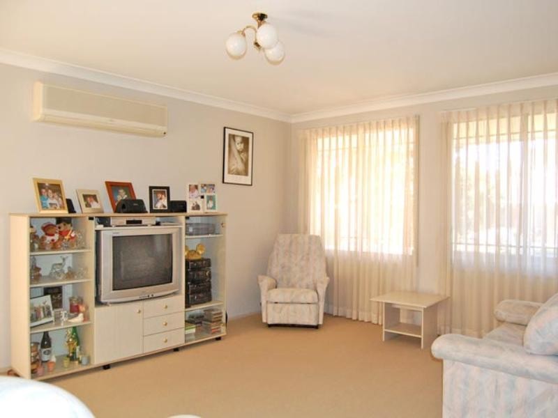 6 Singleton Road, Point Clare NSW 2250